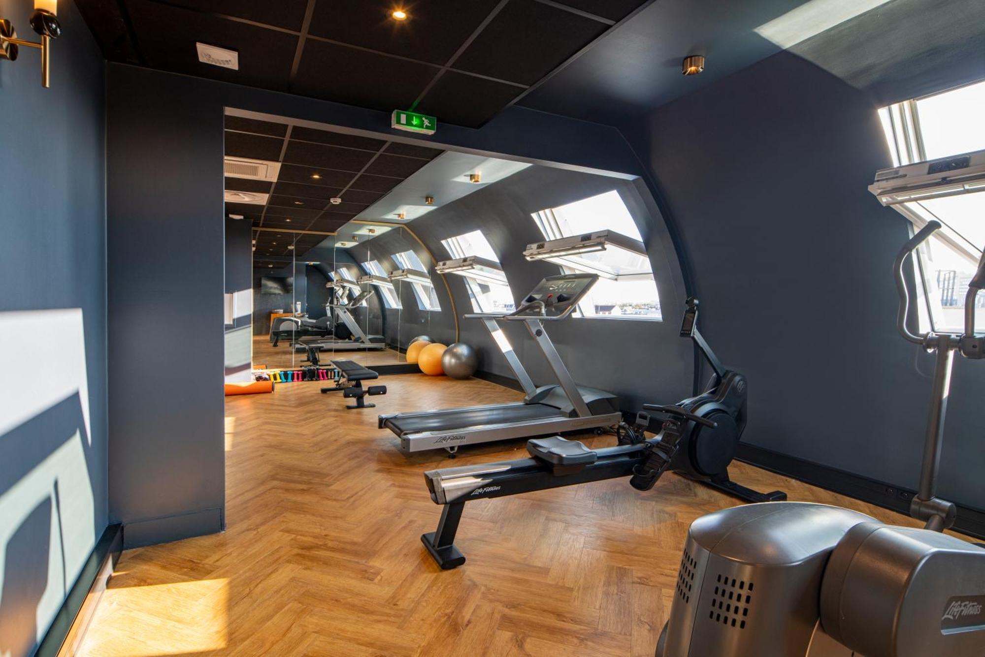 Voco Paris - Porte De Clichy By Ihg Exterior photo