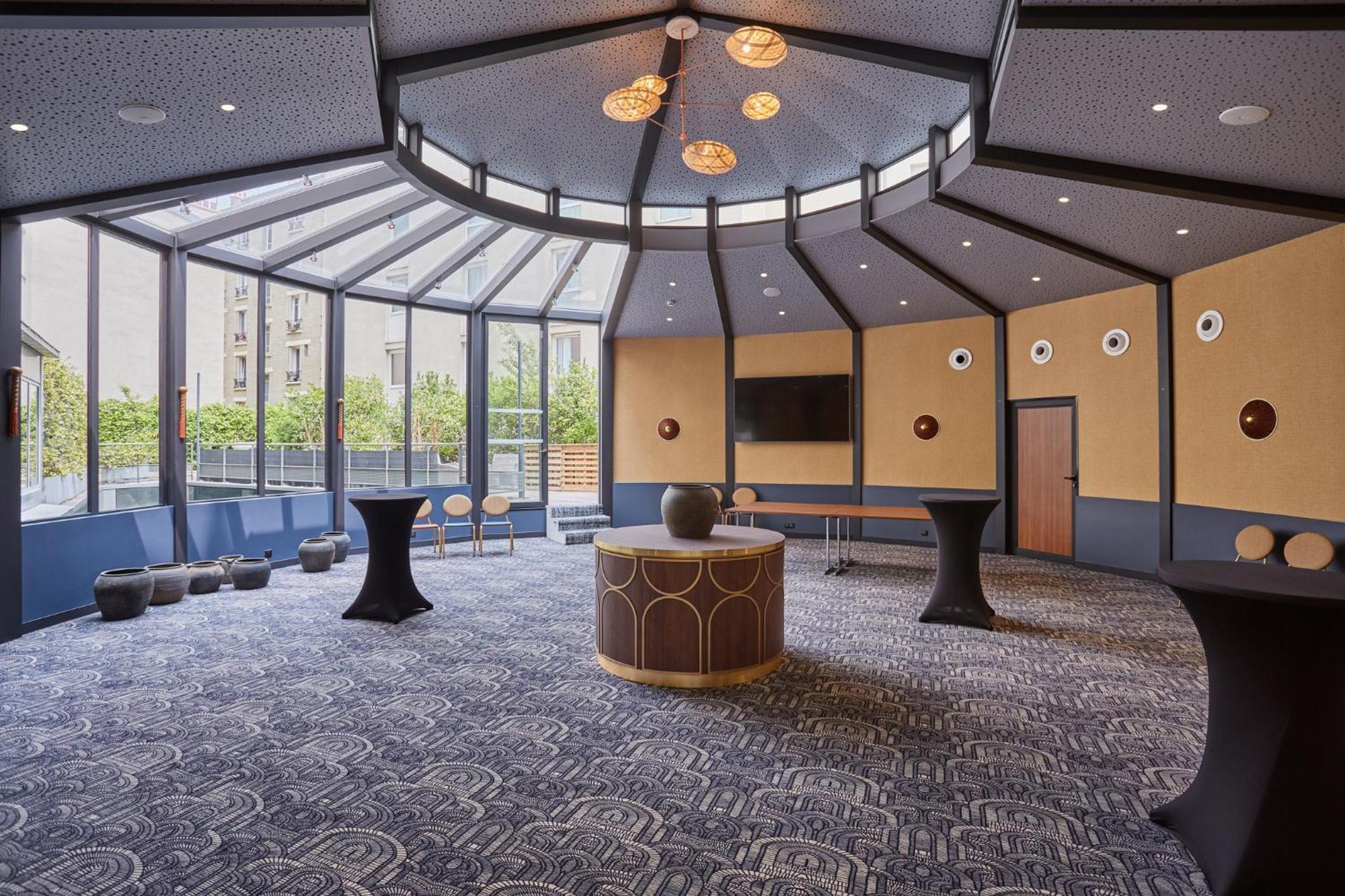 Voco Paris - Porte De Clichy By Ihg Exterior photo