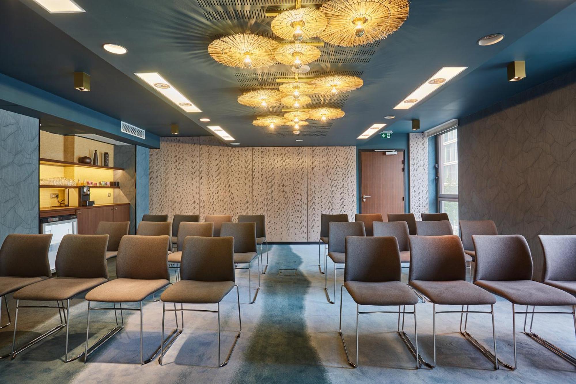 Voco Paris - Porte De Clichy By Ihg Exterior photo