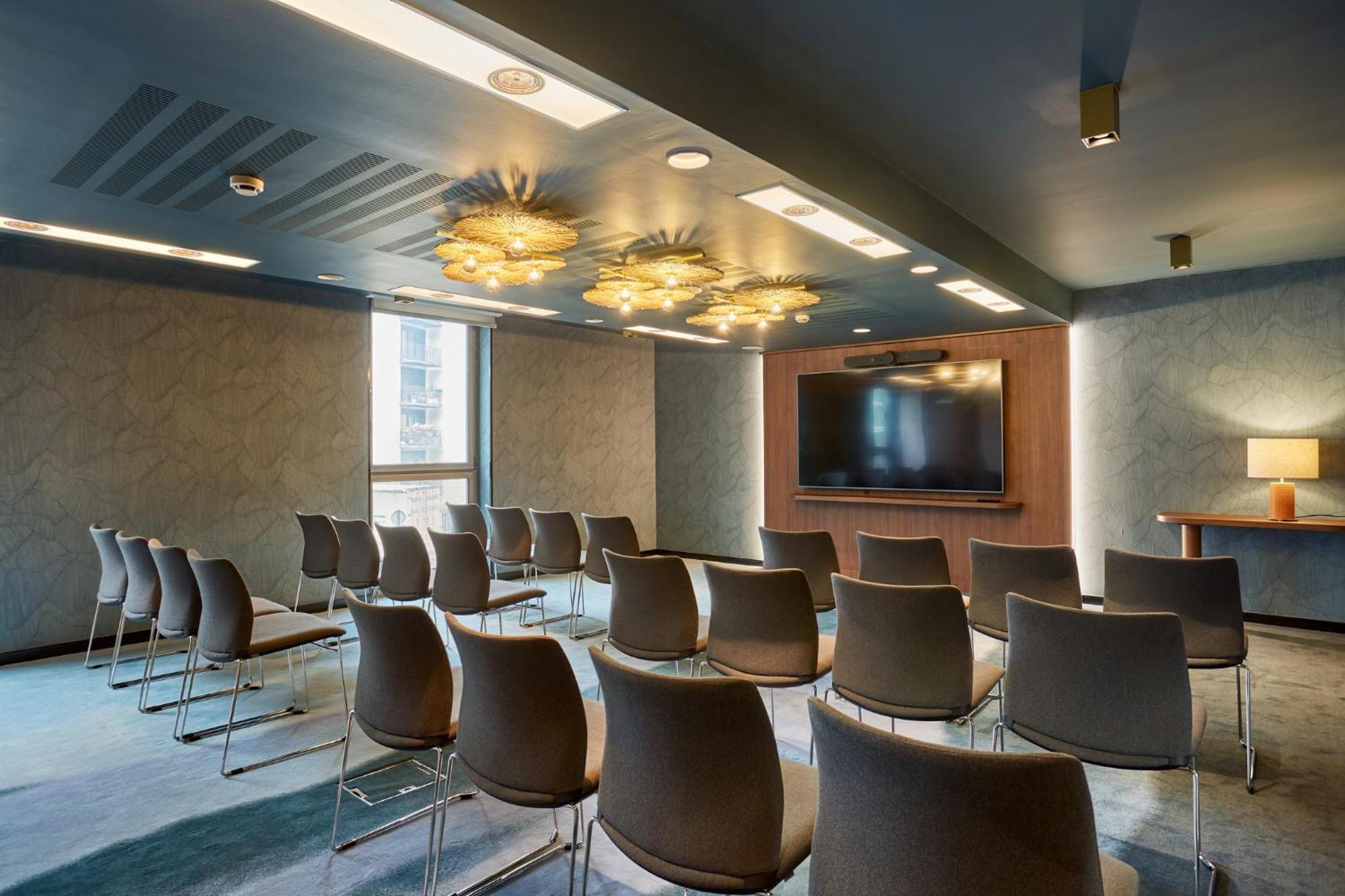 Voco Paris - Porte De Clichy By Ihg Exterior photo