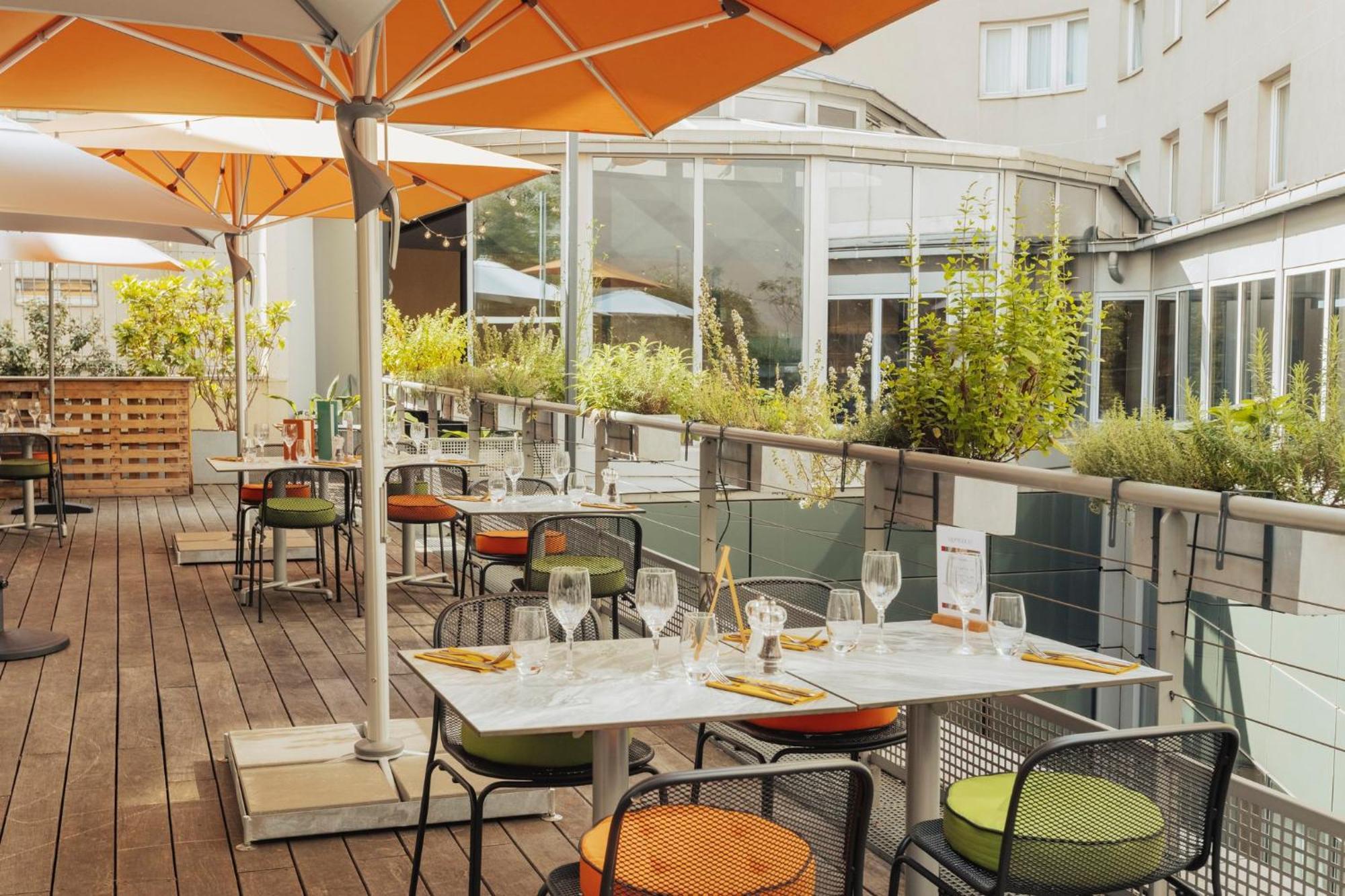 Voco Paris - Porte De Clichy By Ihg Exterior photo